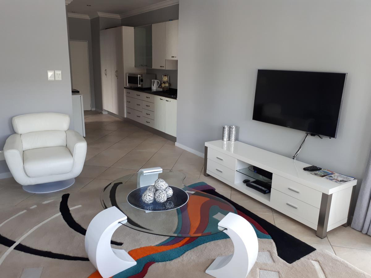 51 Trafford Apartment *